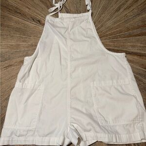 Aerie large romper overalls baggy tie strap apron overalls white playsuit shorts